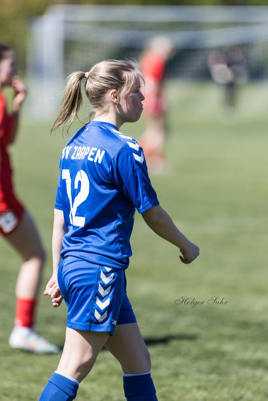 Bild 358 - F TSV Zarpen - Holstein Kiel II : Ergebnis: 2:6